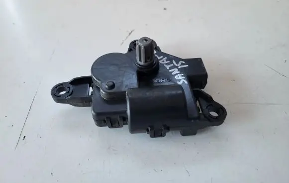 Hyundai Santa Fe A/C air flow flap actuator/motor D266NE9LA02