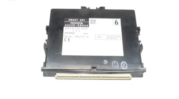 Toyota Yaris Keyless (KESSY) go control unit/module 899900D060 MB2325006592