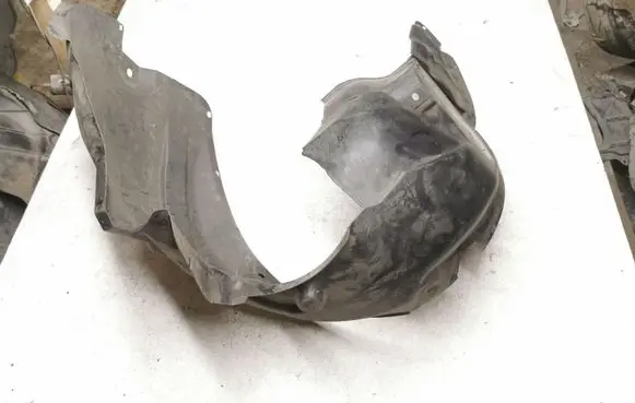 KIA Carens I Front wheel arch liner splash guards