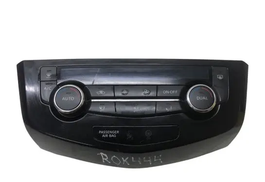 Nissan X-Trail T32 Climate control unit 275004EA0A