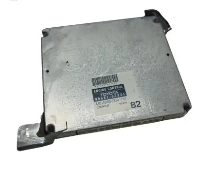 Toyota Avensis T250 Engine control unit/module 8966105821 MB1758008330