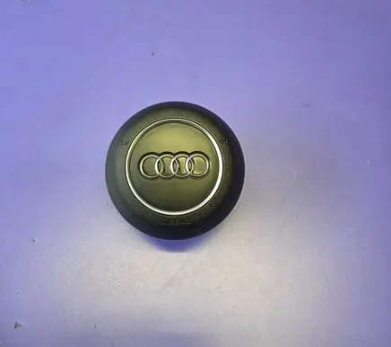 Steering wheel airbag