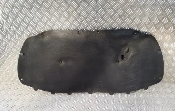 Engine bonnet/hood sound/heat insulation