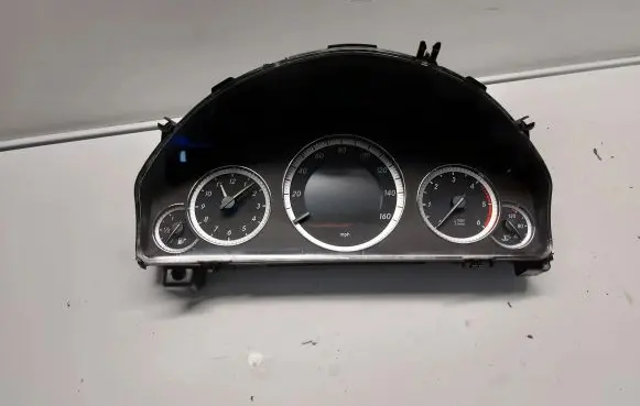 Mercedes-Benz E W212 Speedometer (instrument cluster) A2129002709