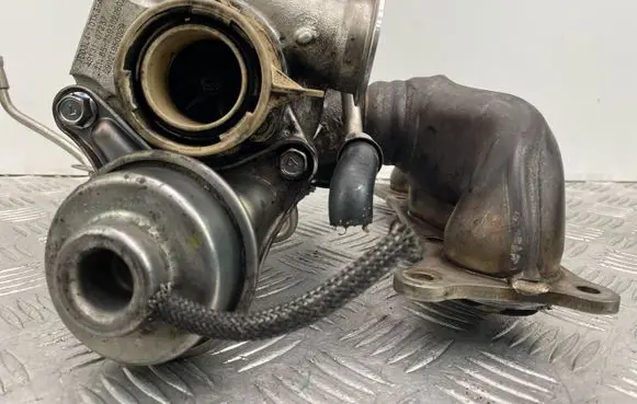 BMW 7 F01 F02 F03 F04 Turbo 7593022 4913107237 09021950029