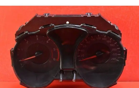 Speedometer (instrument cluster)