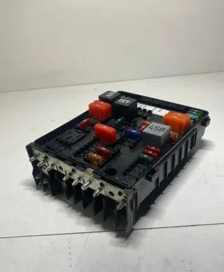 Volkswagen Golf V Fuse module 1K0937124K 014189861