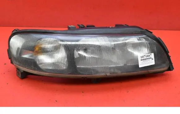 Volvo V70 Headlight/headlamp 8693568