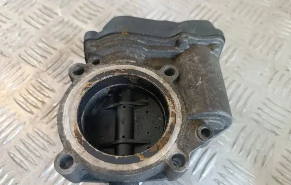 Audi A4 S4 B7 8E 8H Throttle valve 06F133062E