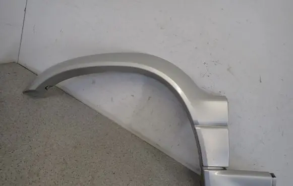 Fender trim (molding)