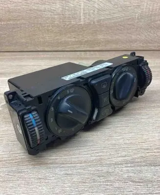 Mercedes-Benz E W210 Climate control unit 2108302885 9140010317