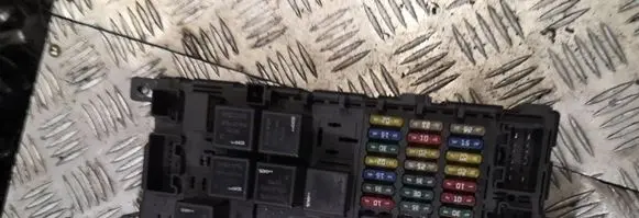 Volvo XC90 Fuse module 30728008