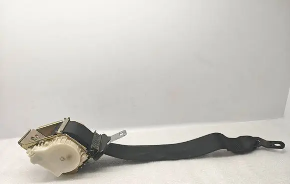 BMW X3 E83 Rear seatbelt 33017496