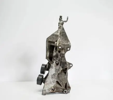 Audi A4 S4 B8 8K Engine mounting bracket 03L903143R