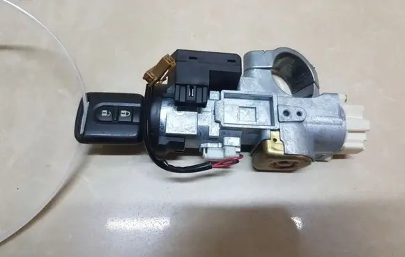 Nissan X-Trail T30 Ignition lock