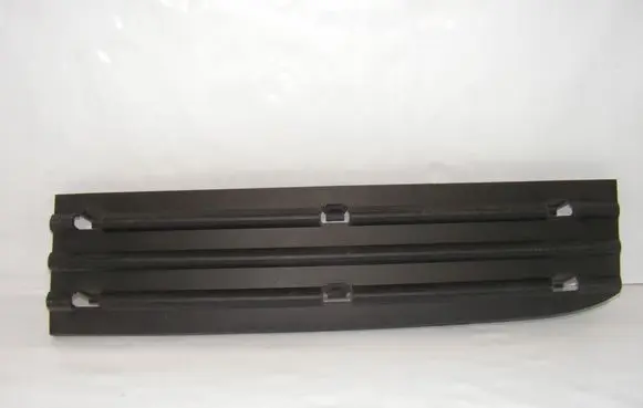 Peugeot Partner Front bumper lower grill 9677724180
