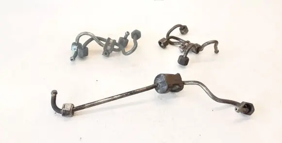 BMW 3 E90 E91 Fuel injector supply line/pipe 