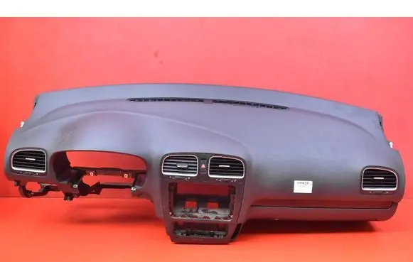 Volkswagen Golf V Dashboard
