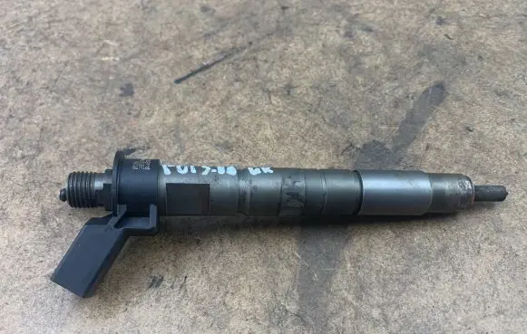 BMW 5 F10 F11 Fuel injector 7805428 13537805428