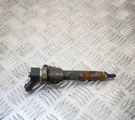 Suzuki Grand Vitara II Fuel injector