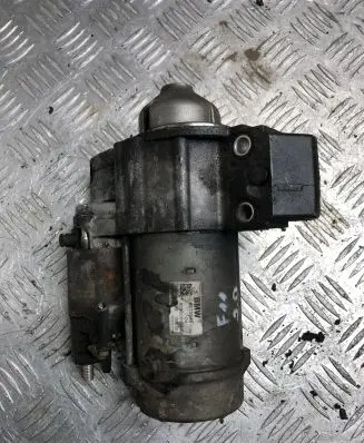 BMW 5 F10 F11 Starter motor 8570846 4380000492