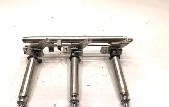 Mercedes-Benz C W205 Fuel main line pipe A2760702295