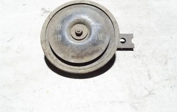 Audi A6 S6 C5 4B Horn signal 28R00110