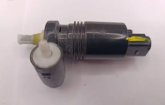 Fiat Freemont Windscreen/windshield washer pump 05152075AC 002748