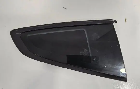 Ford Mustang VI Rear side window JR3B6329700AB JR3B-6329700-AB