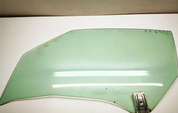Nissan 370Z Front door window/glass (coupe) 43R00020