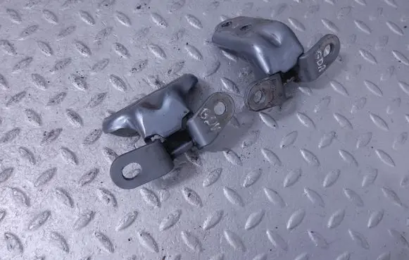 Rear door hinge set