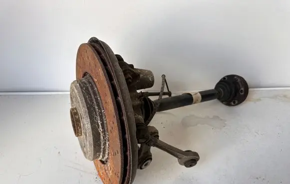 Rear wheel hub spindle/knuckle