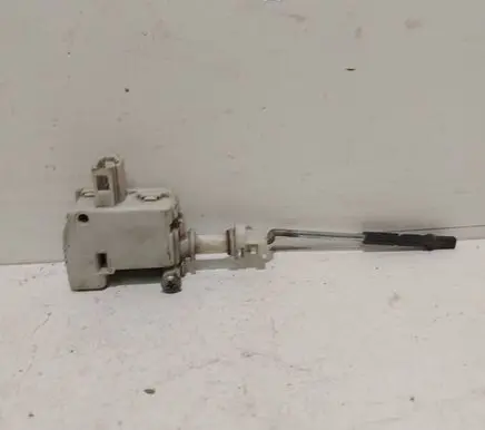 Volkswagen PASSAT B5 Central locking motor 3B0810773A 3B0959782 3B0810223A