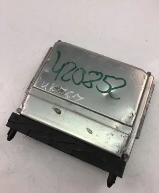 Volvo XC70 Engine control unit/module ECU 30668478A 0261208289