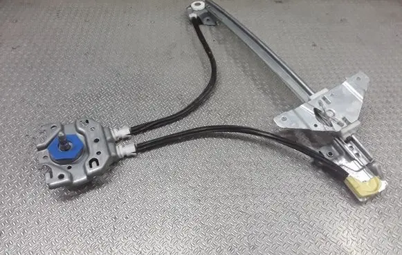 Rear door manual window regulator
