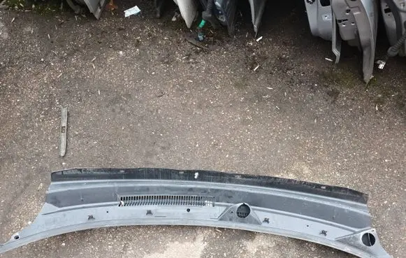 Dodge Journey Wiper trim 05116266AF 37612U