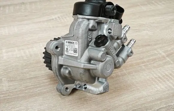 Audi A6 S6 C7 4G Fuel injection high pressure pump 04L130755E