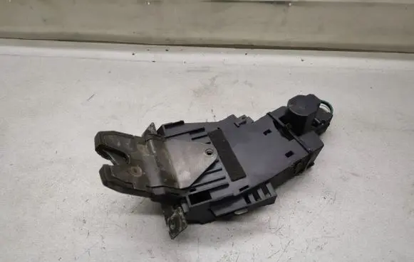 Tailgate/trunk/boot lock/catch/latch