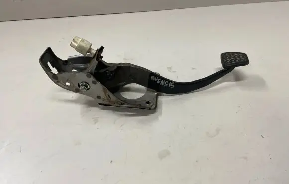 Toyota Avensis T250 Brake pedal 16094A02 30605