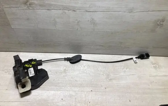 Renault Megane IV Front door lock 805032065R