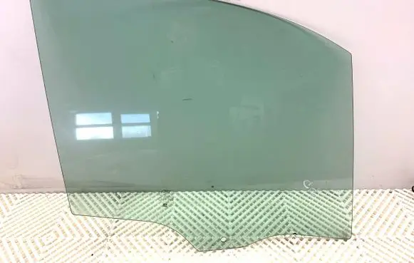 Ford Connect Front door window glass four-door DT11-V21410-A