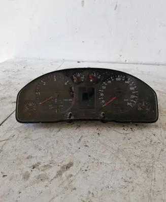 Audi A6 S6 C5 4B Speedometer (instrument cluster)