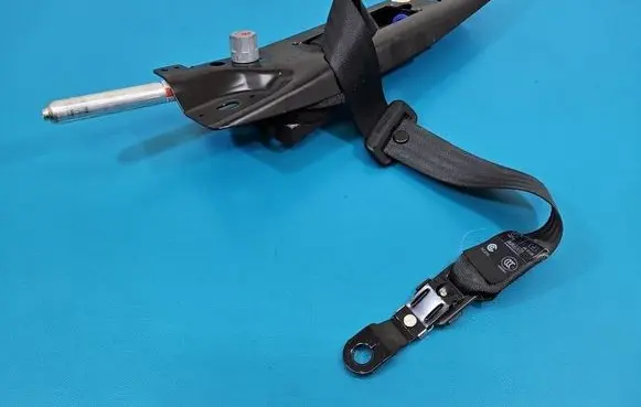 Volvo V70 Front seatbelt 39818796 IMPRK1585914