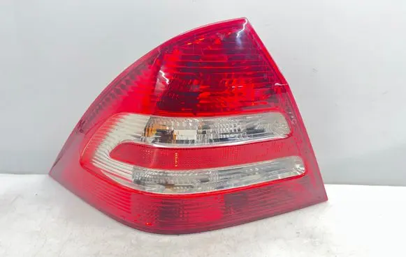 Mercedes-Benz C W203 Rear/tail lights 2038201964