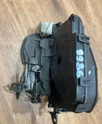 BMW 3 E90 E91 Front door lock 7059968