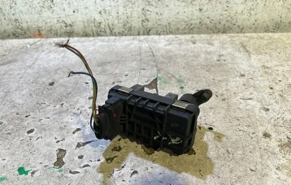 BMW 3 E46 Turbine electric control actuator 6NW008412