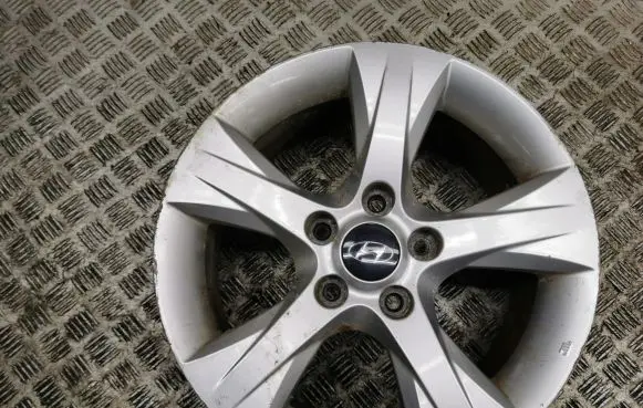 Hyundai i40 R16 alloy rim 