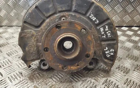 Volkswagen PASSAT B6 Front wheel hub
