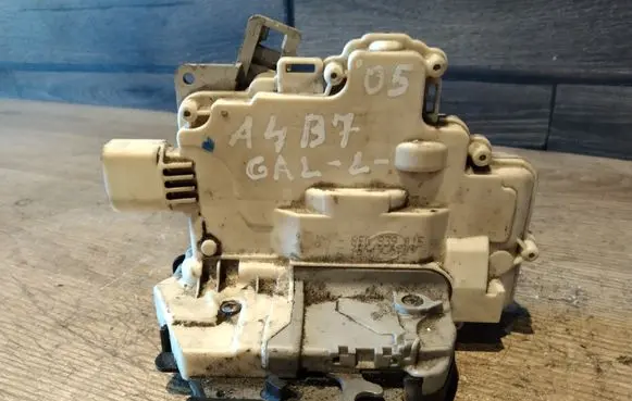 Audi A4 S4 B7 8E 8H Rear door lock