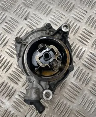 BMW 7 E65 E66 Vacuum pump
